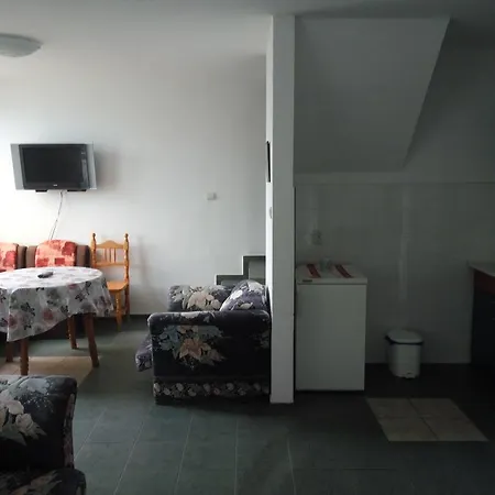 Apartman White Houses